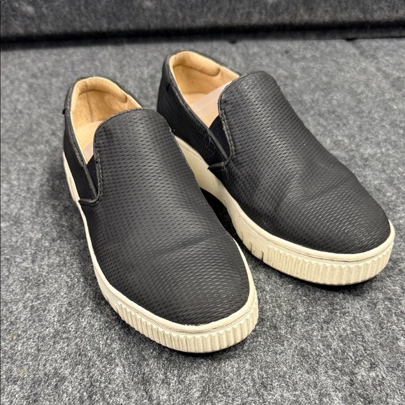 Naturalizer Shoes - Naturalizer Textured Black and Tan Slip-On Flats